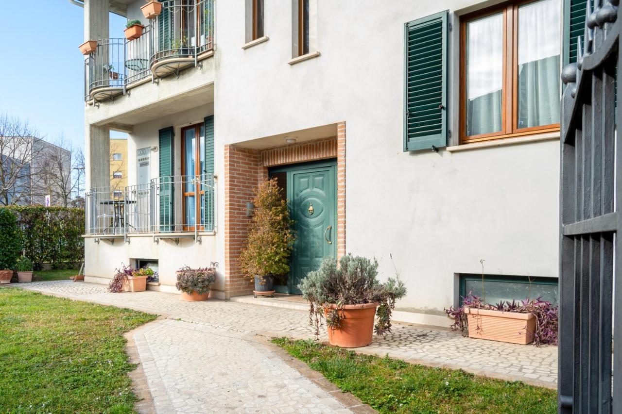 Casa Del Giardino Bright Apartment Bastia Umbra Exterior photo